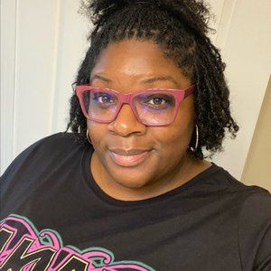 Meet your Posher, Ava